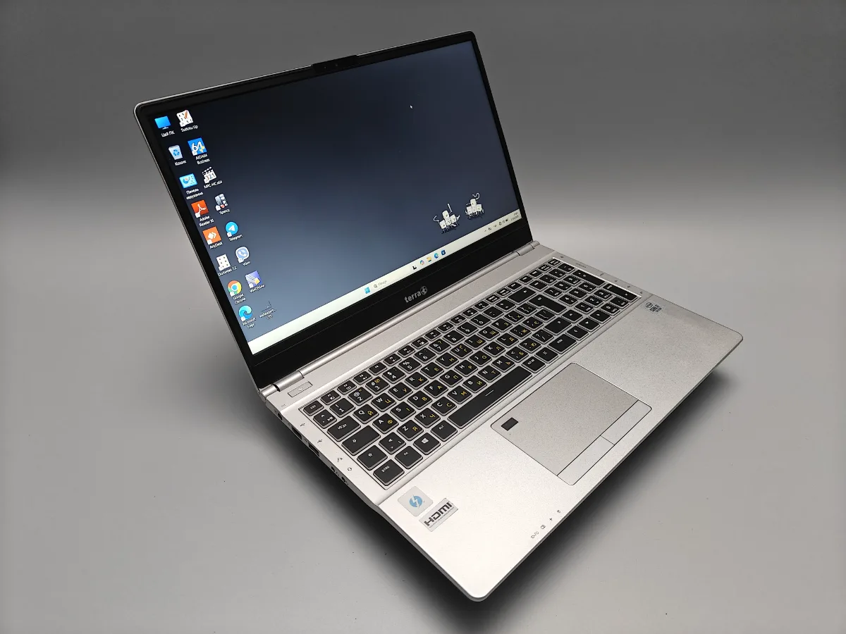 Ноутбук Terra Mobile 1550 вживаний - фото 2