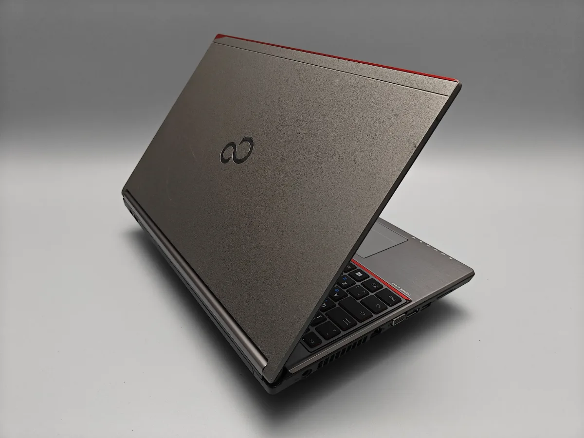 Ноутбук Fujitsu LifeBook E756 вживаний - фото 4