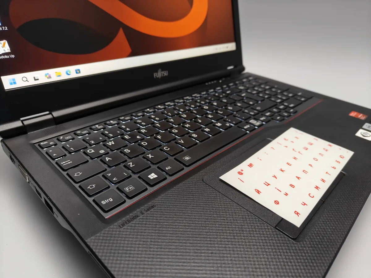 Ноутбук Fujitsu Lifebook E5510 вживаний - фото 6
